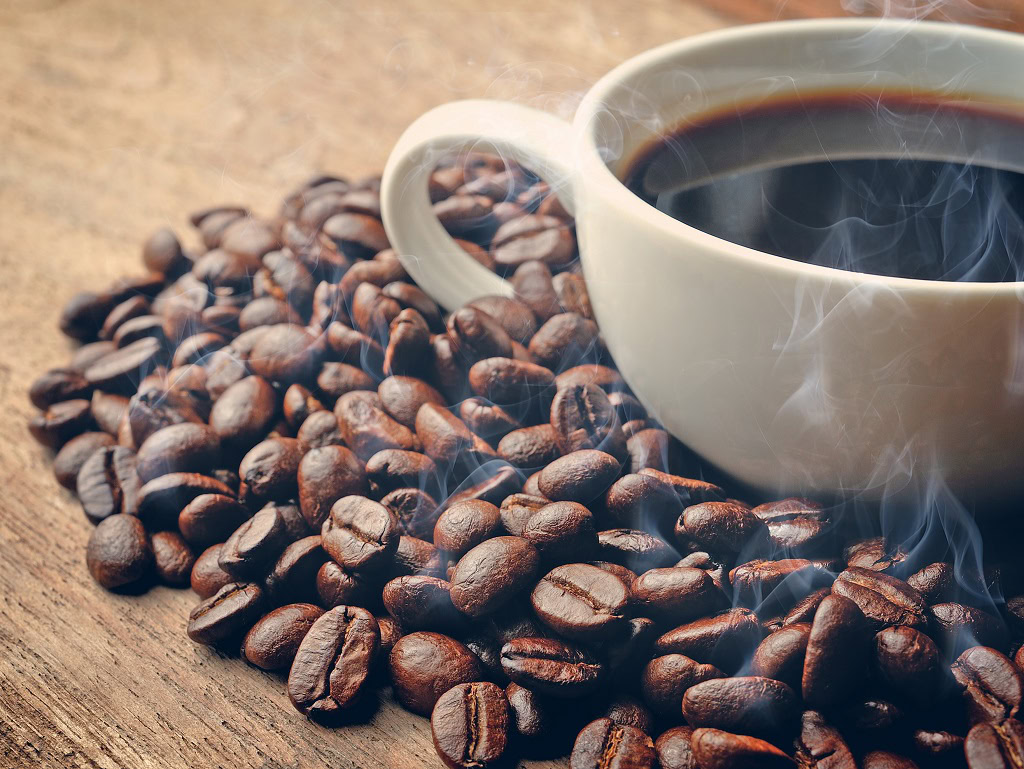 close-up-roasted-coffee-beans-table-3